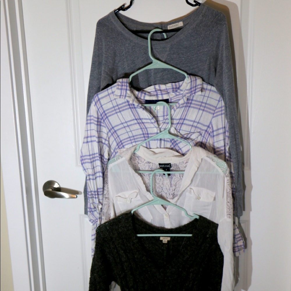 Juniors Lot of 4 Long Sleeve Shirts Size Small